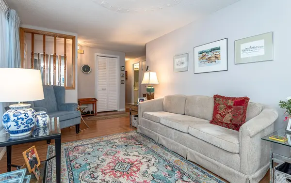 36 Weeping Willow DR, Innisfil, ON L9S 1P1