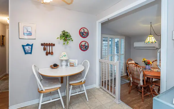 36 Weeping Willow DR, Innisfil, ON L9S 1P1