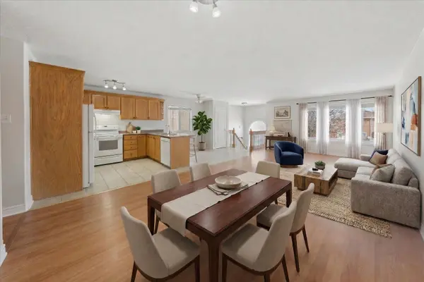 4 Smith ST, Bradford West Gwillimbury, ON L3Z 3C9