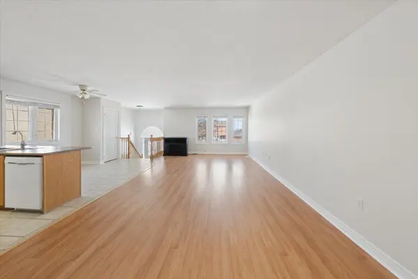 4 Smith ST, Bradford West Gwillimbury, ON L3Z 3C9