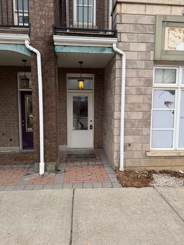 52 Commuter DR #2, Brampton, ON L7A 0R3