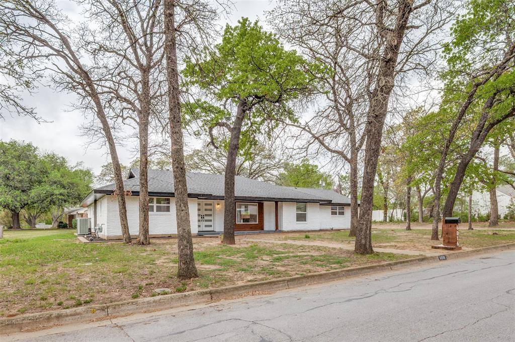 6016 Jacqueline Road, Fort Worth, TX 76112
