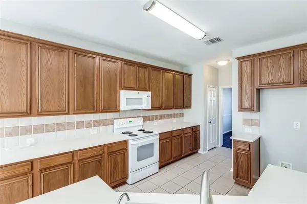 1018 Spanish Moss Drive, Garland, TX 75040