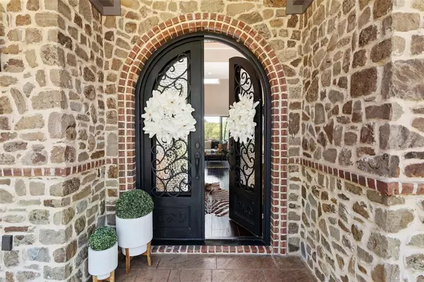 211 Sandpiper Drive, Mabank, TX 75156