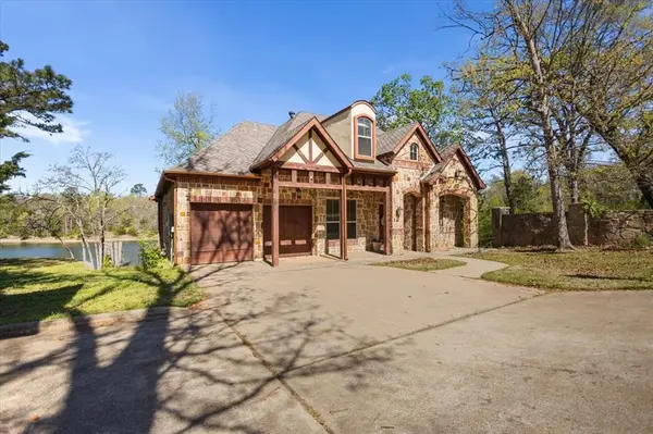 2861 J Cupit Court, Tyler, TX 75709