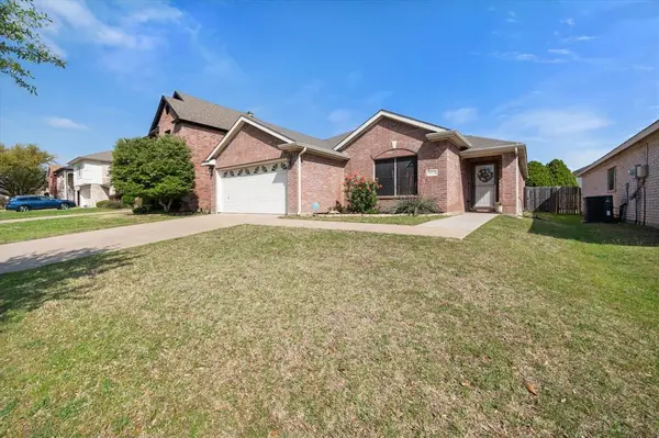 4141 Fossile Butte Drive, Fort Worth, TX 76244