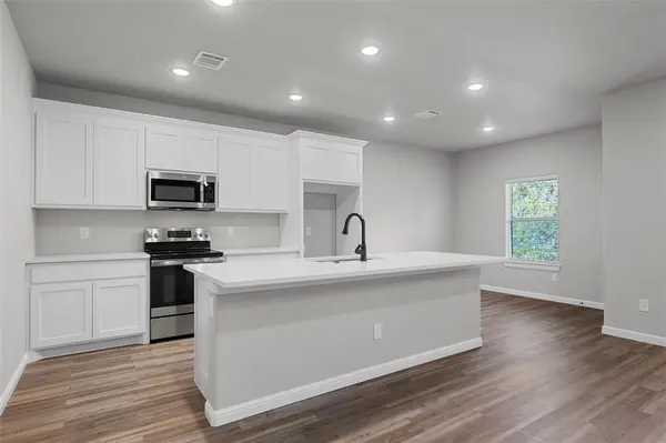 711 N College Street, West, TX 76691