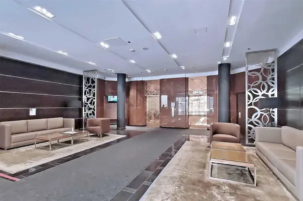 55 Bloor ST E #807, Toronto C08, ON M4W 3W6