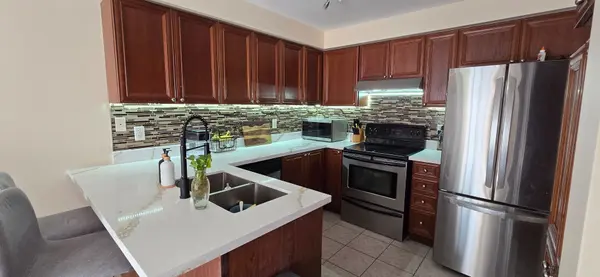 27 Stonewood ST, Ajax, ON L1S 0B3