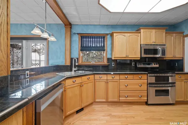 1027 4th STREET E, Prince Albert, SK S6V 0L1