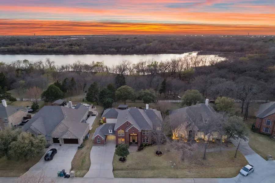 1130 Cogburn Court, Shady Shores, TX 76208