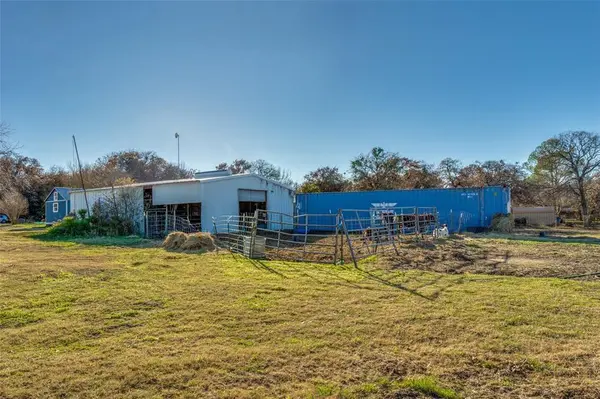 319 County Road 4868, Boyd, TX 76023