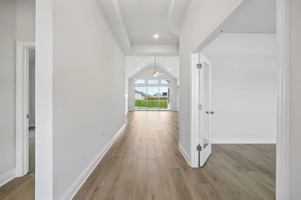 625 Majestic Oak Lane, Waxahachie, TX 75165