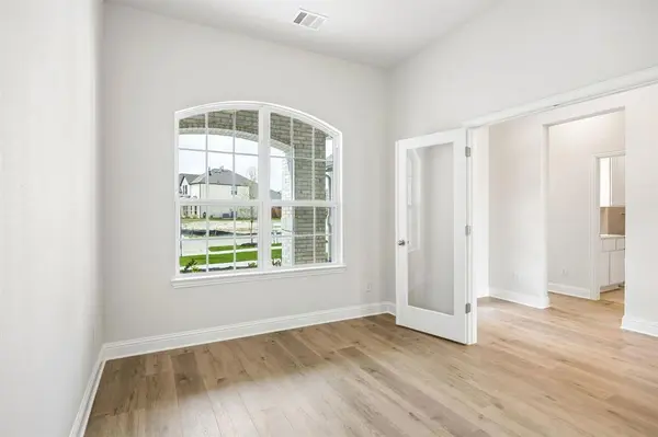 625 Majestic Oak Lane, Waxahachie, TX 75165