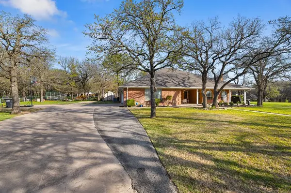 106 Mariah Drive, Weatherford, TX 76087