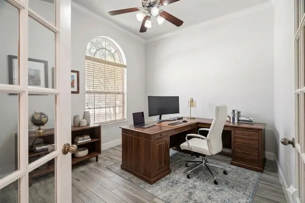 1301 Meadows Avenue, Lantana, TX 76226