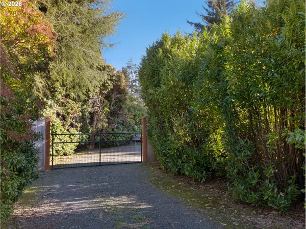 84937 S Roosevelt DR, Seaside, OR 97138