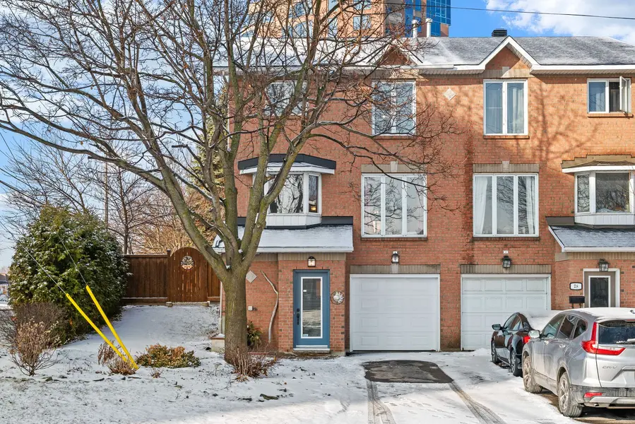 30 Maplehurst AVE, Crystal Bay - Rocky Point - Bayshore, ON K2H 9G2