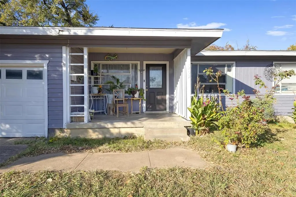 1202 Huddleston Drive, Grand Prairie, TX 75050