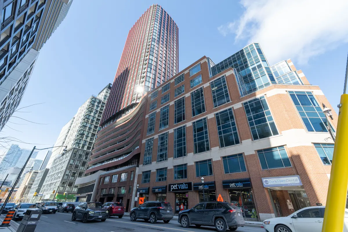 180 Front ST E #3007, Toronto C08, ON M5A 0A9