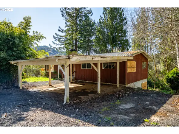 11736 ORCHARD AVE, Mapleton, OR 97453