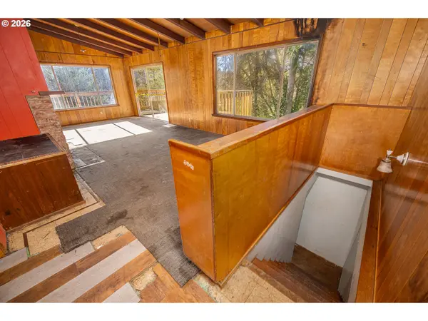 11736 ORCHARD AVE, Mapleton, OR 97453