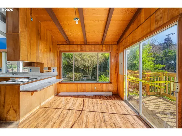 11736 ORCHARD AVE, Mapleton, OR 97453