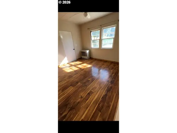 9060 AZALEA GLEN RD, Glendale, OR 97442