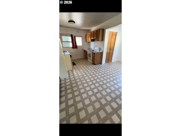 9060 AZALEA GLEN RD, Glendale, OR 97442