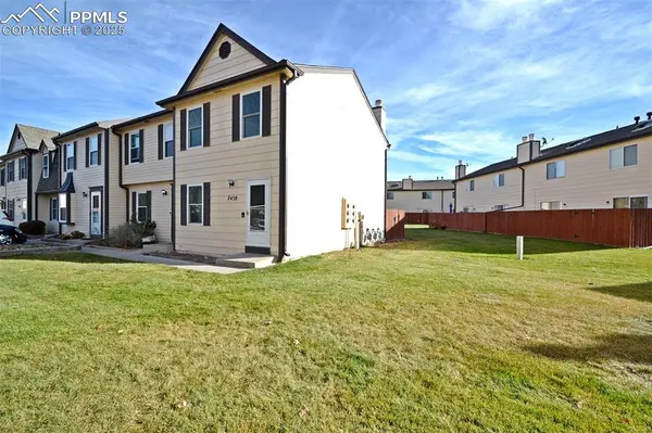 2438 Lexington Village LN, Colorado Springs, CO 80916