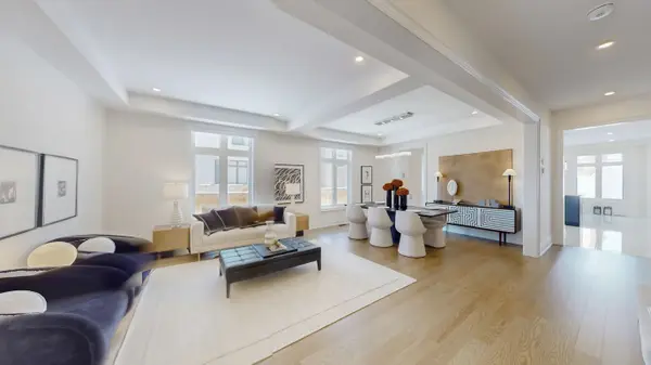 21 Fair Winds LN, East Gwillimbury, ON L9N 0V5