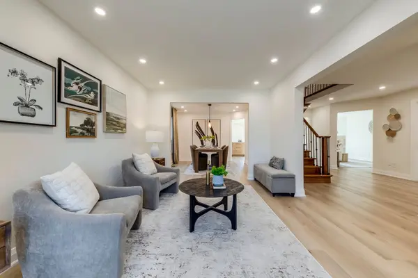 3184 Renton RD, Burlington, ON L7M 2W8