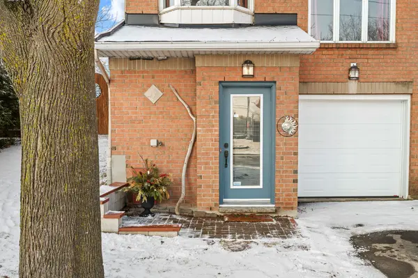 30 Maplehurst AVE, Crystal Bay - Rocky Point - Bayshore, ON K2H 9G2