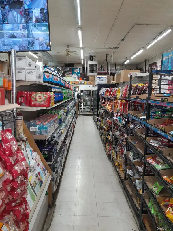 13016 MACK AVE, Detroit, MI 48215