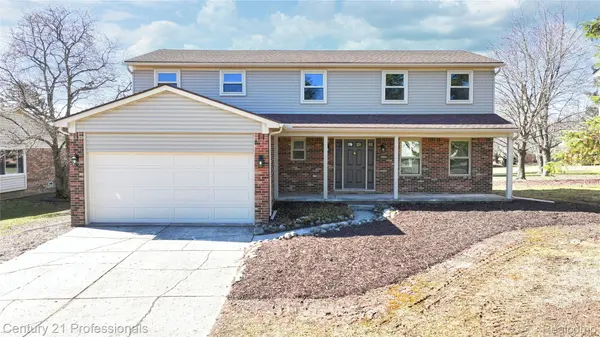 351 Coldiron DR, Rochester Hills, MI 48307