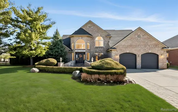 51246 Woodside DR, Macomb Township, MI 48042