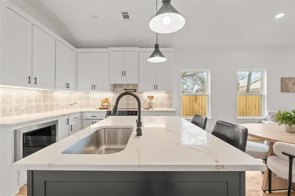 408 Matthew Street, Hillsboro, TX 76645