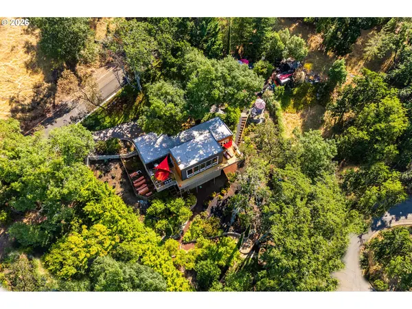 1425 NE HILLVIEW CT, Roseburg, OR 97470