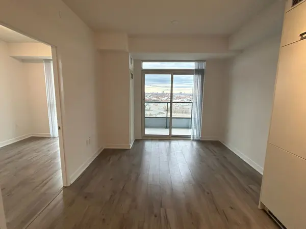 60 Honeycrisp CRES #1511, Vaughan, ON L4K 0N5