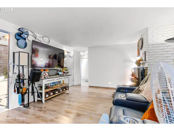 15540 NE COUCH ST, Portland, OR 97230