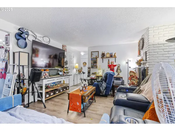 15540 NE COUCH ST, Portland, OR 97230