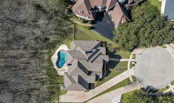 6 Waters Edge Court, Heath, TX 75032