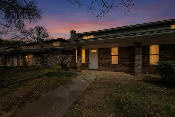 913 W Rochelle Road, Irving, TX 75062