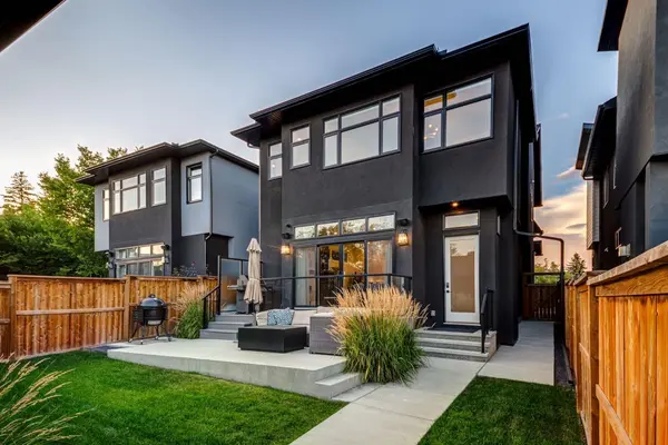 1837 32 AVE SW, Calgary, AB T2T 1W3