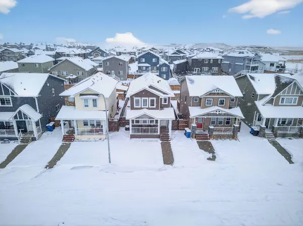 62 Mackenzie WAY, Carstairs, AB T0M0N0