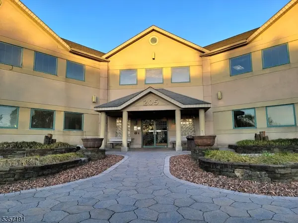 205 Browertown Rd, Woodland Park, NJ 07424