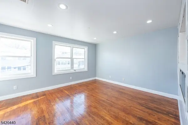 28 Highland St, Paterson City, NJ 07524