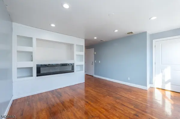 28 Highland St, Paterson City, NJ 07524