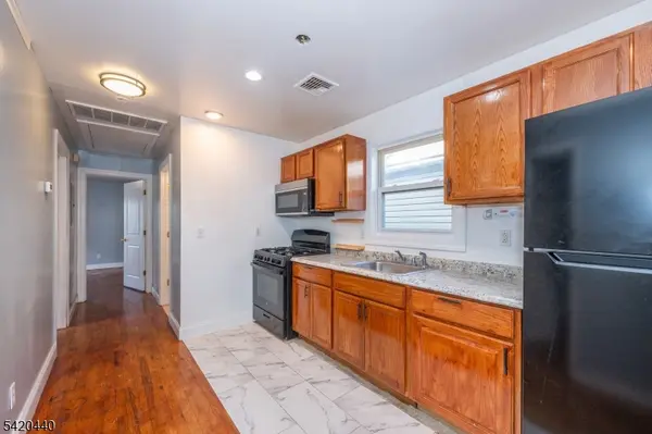 28 Highland St, Paterson City, NJ 07524