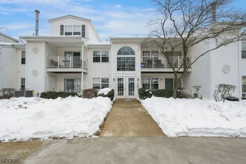 51 Crestview Ln, Mount Arlington Boro, NJ 07856